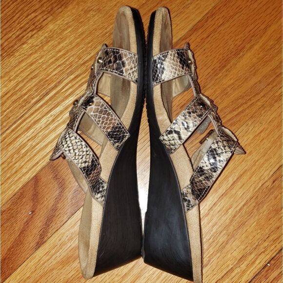 Vionic Snakeskin wedge sandals - Picture 6 of 8